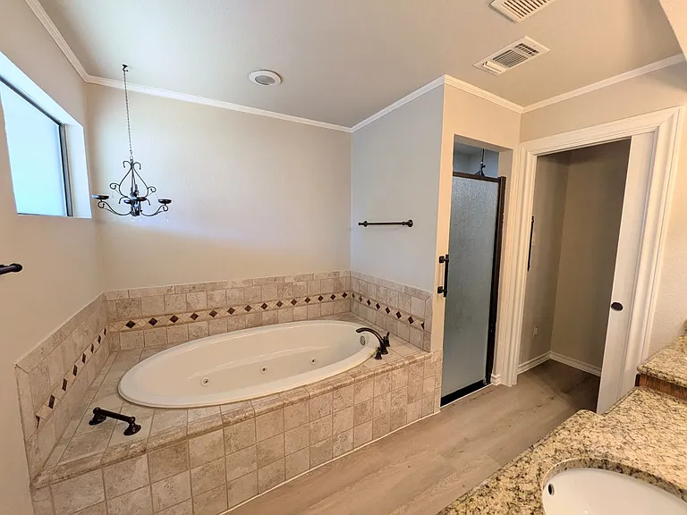 6618 Cloverbend St — Photo 43