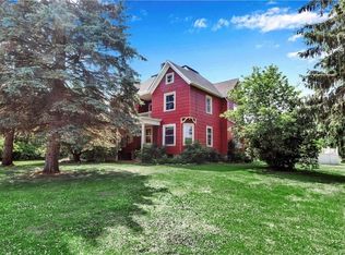 9450 Rochester Rd, Middleport, NY 14105