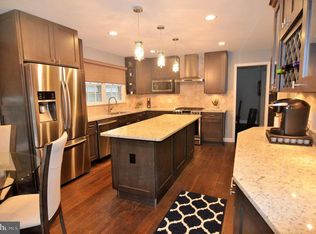 2 Teasdale Ct, Sterling, VA 20165