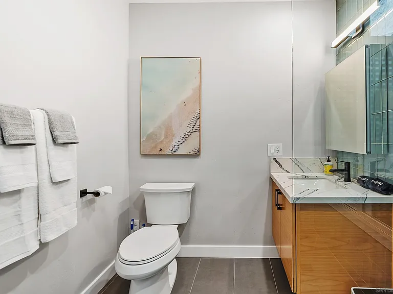 5830 Desert View Dr — Photo 14