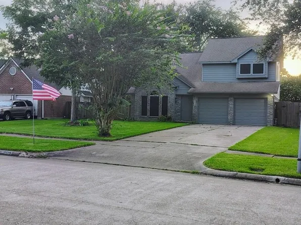 14244 Oak Chase Dr, Houston, TX 77062