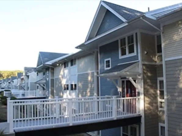 26 Beacon St APT 19A, Burlington, MA 01803