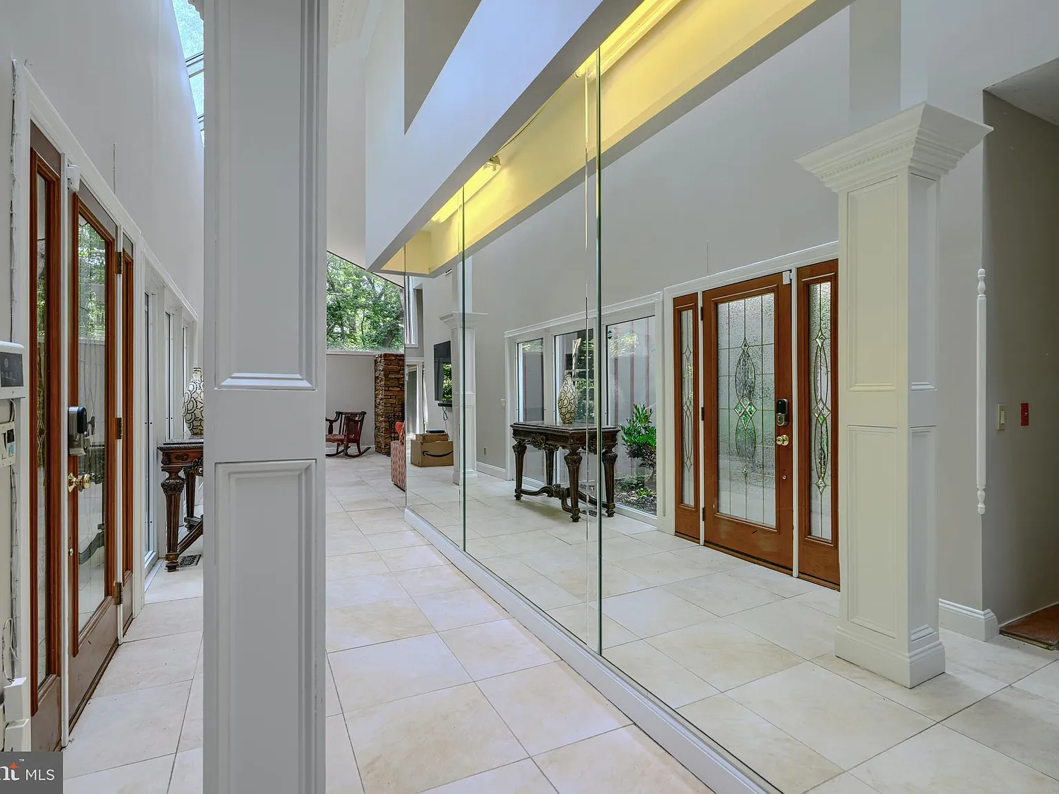 3 bed, 3.5 bath, 3664 sqft, $6,500 — Photo 4