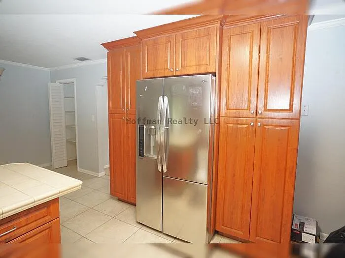 207 N Gomez Ave — Photo 5