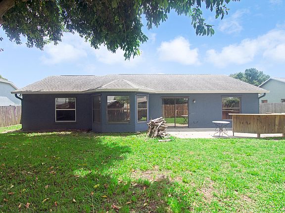 4th image of 1642 Sweetwood Dr