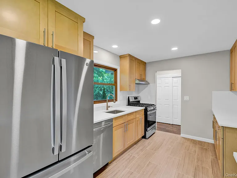 29-31 Fisher Ave #31 — Photo 6