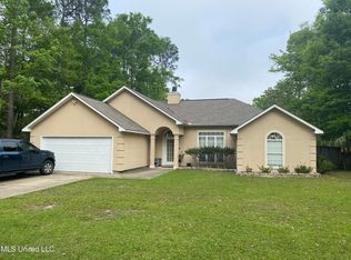 9216 Old Walnut Rd, Ocean Springs, MS 39564