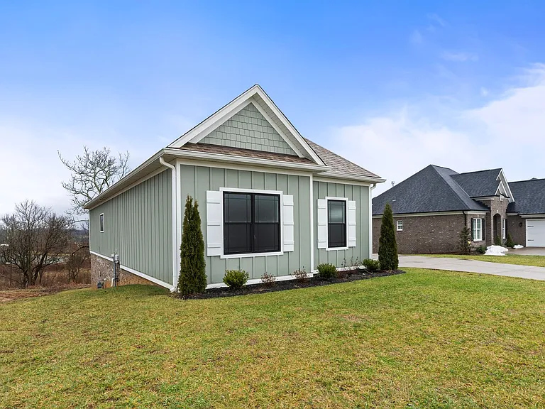 3222 Catalpa Farms Dr — Photo 2
