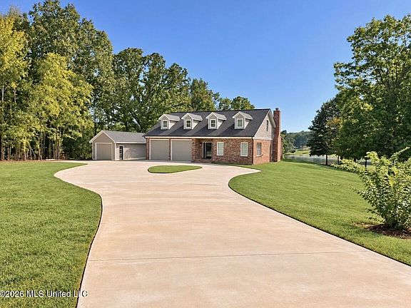 2nd image of 365 Beechwood Dr