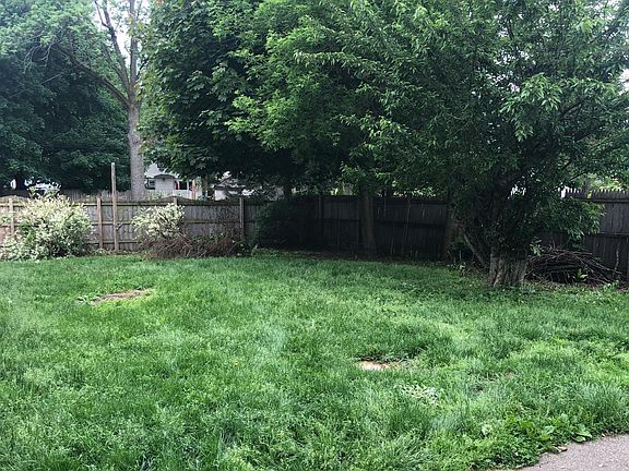 Fully Fenced Back Yard
