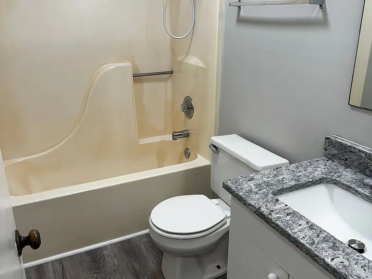 112 Thornbird Dr — Photo 11