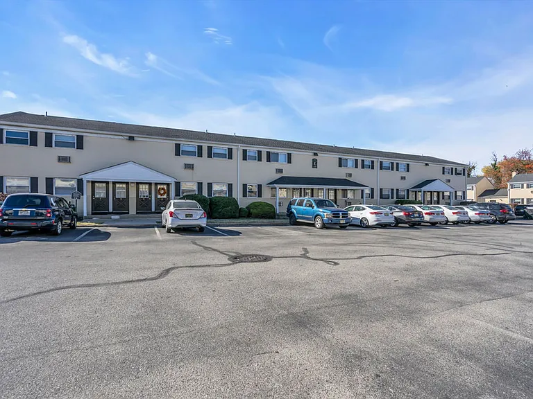 Laurelton Village Apartments — Photo 45