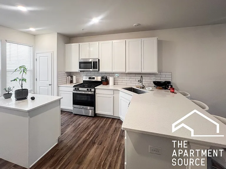 2360 Southwind Blvd #TOWNHOUSE — Photo 7
