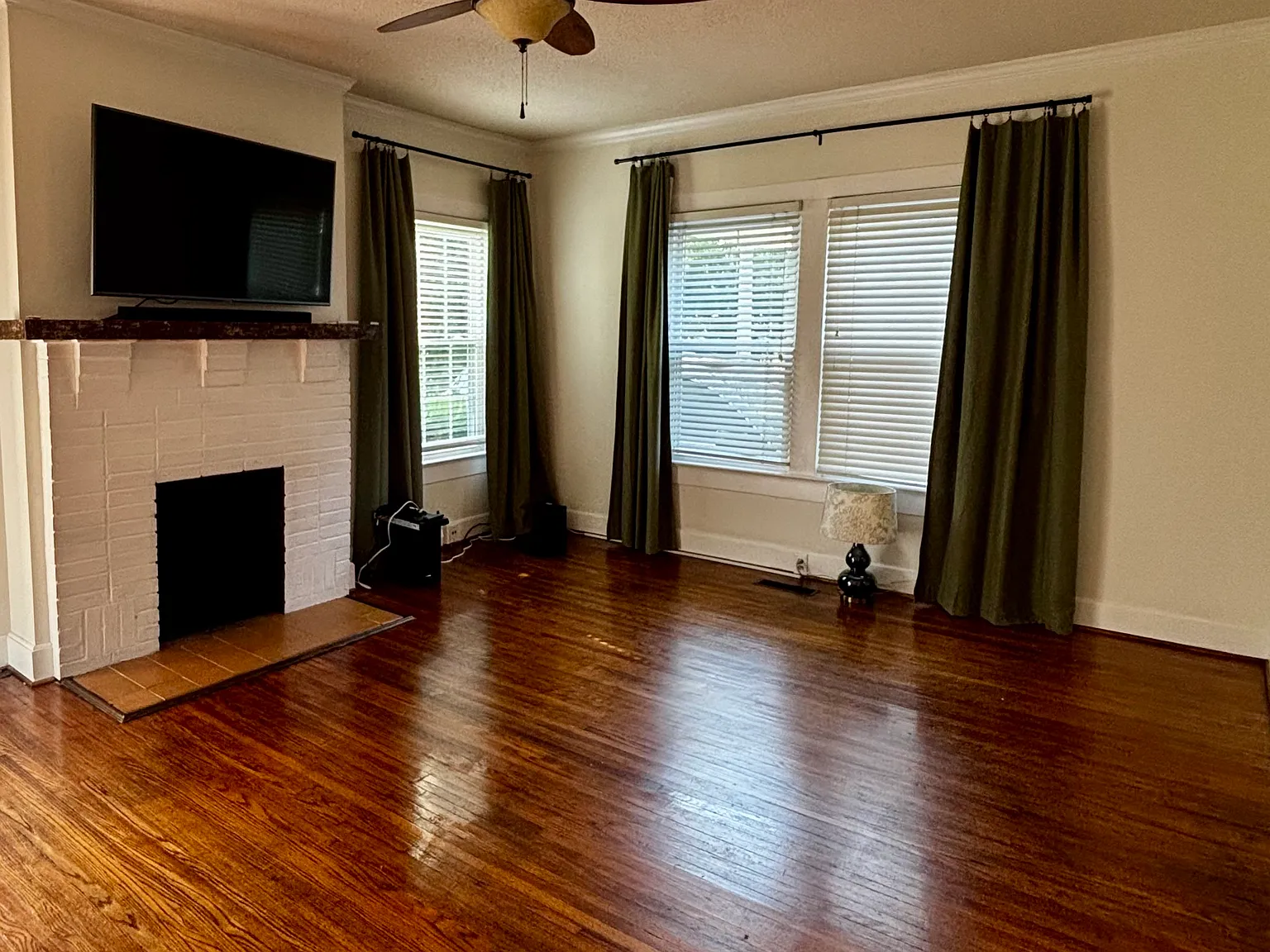 2 bed, 1145 sqft, $1,700 — Photo 3