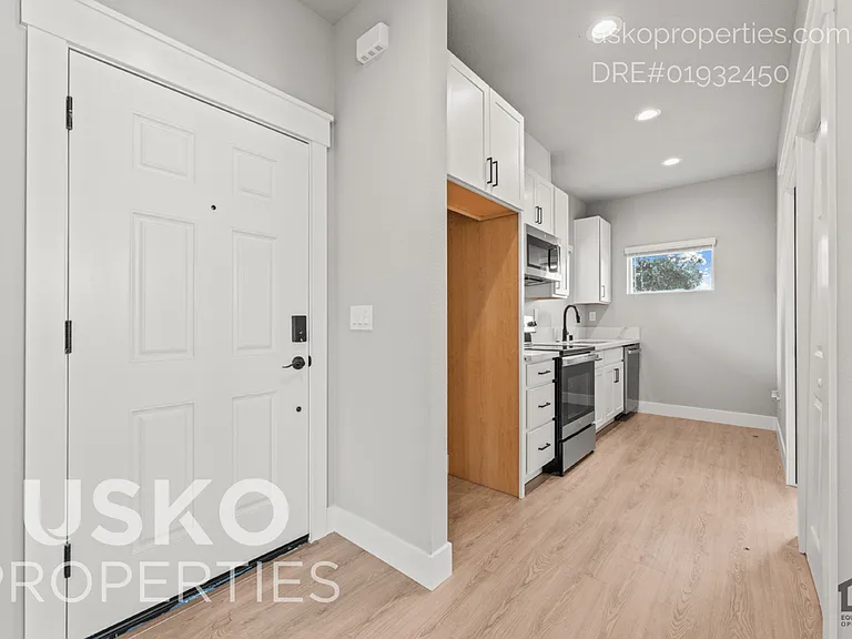 3125 3rd Ave #2 — Photo 5