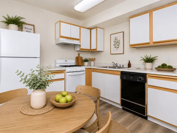 Lancaster Village, 43862 15th St W #110, Lancaster, CA 93534