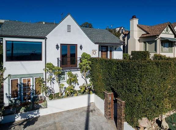 3rd image of 2373 Palomar Ave