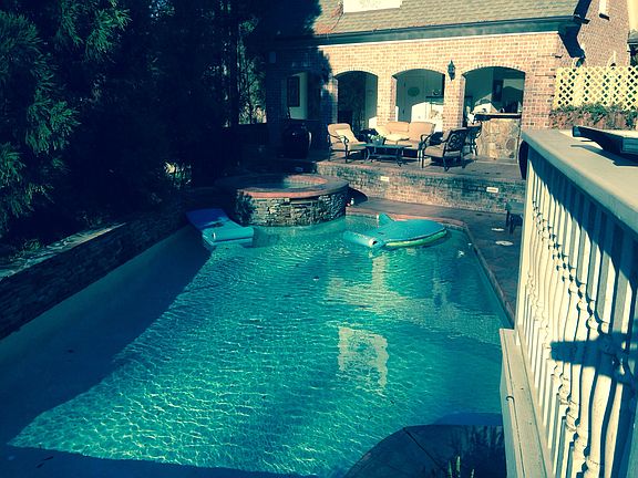 Pool from expansive hse deck