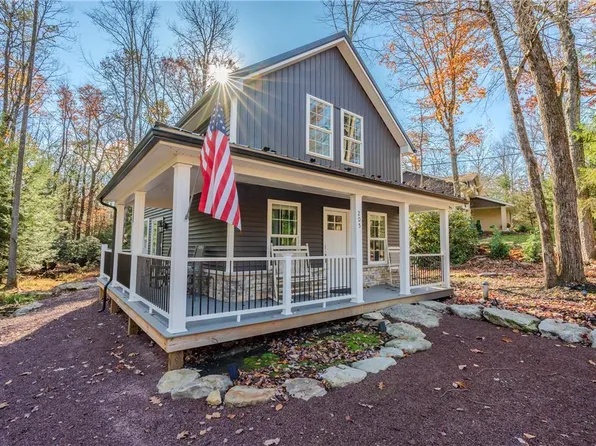 205 Great Oaks Dr, Rush Township, PA 18240