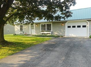 9353 Cosmo Ct, Sauquoit, NY 13456