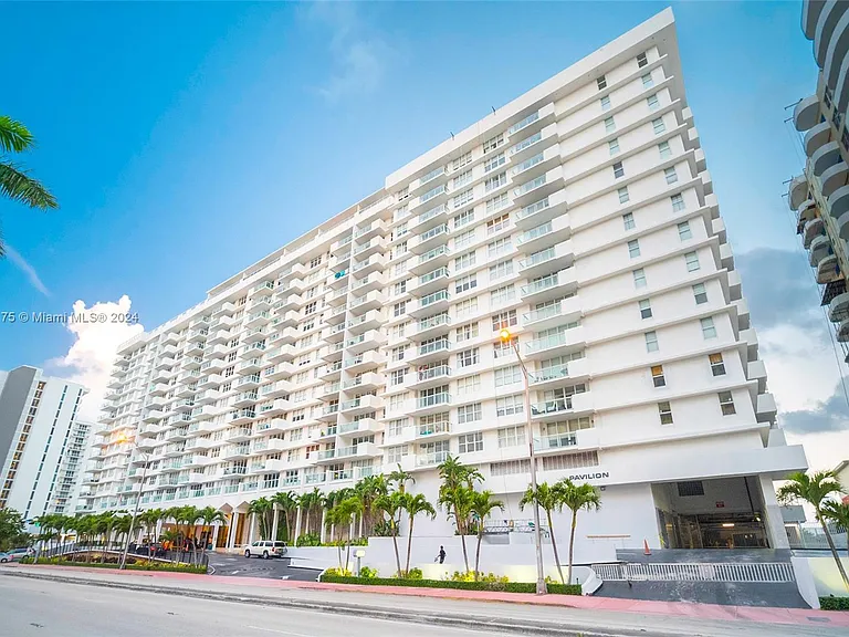 5601 Collins Ave #1204 — Photo 17