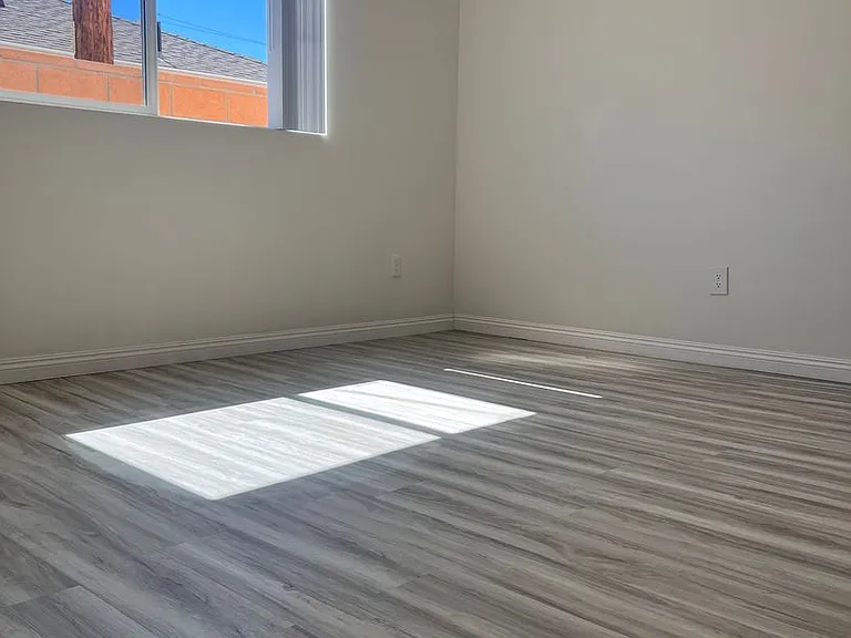 6829 Simpson Ave — Photo 14