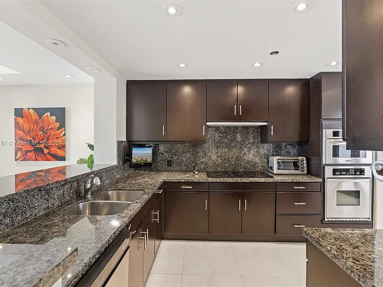 2442 Fisher Island Dr #5402 — Photo 11