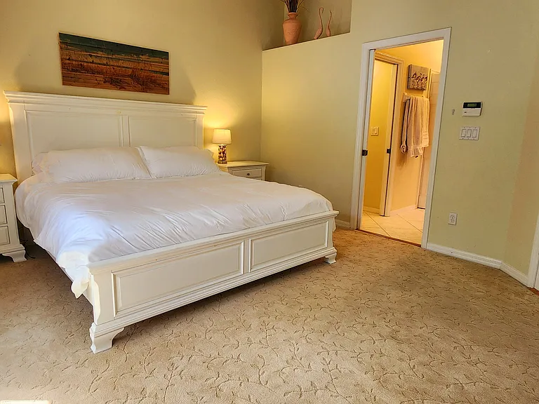Master Bedroom and Ensuite, with walk-in closet.