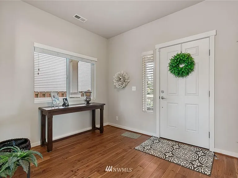 6422 Victoria Ave SE — Photo 7
