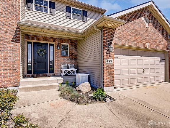 3rd image of 689 Sherwood Dr
