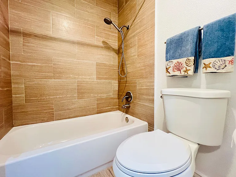 333 N Melrose Dr #F — Photo 21