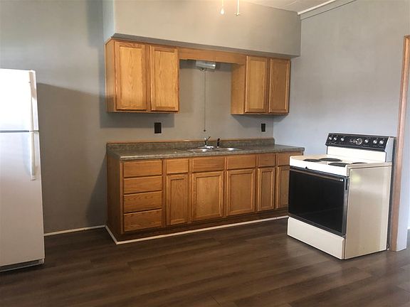2nd image of 102 3rd St