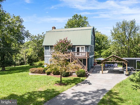 2nd image of 74 Old Shenandoah Trl