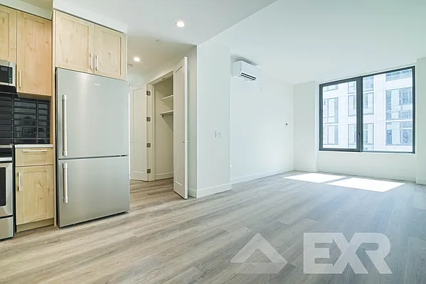 Rented by EXR | media 16