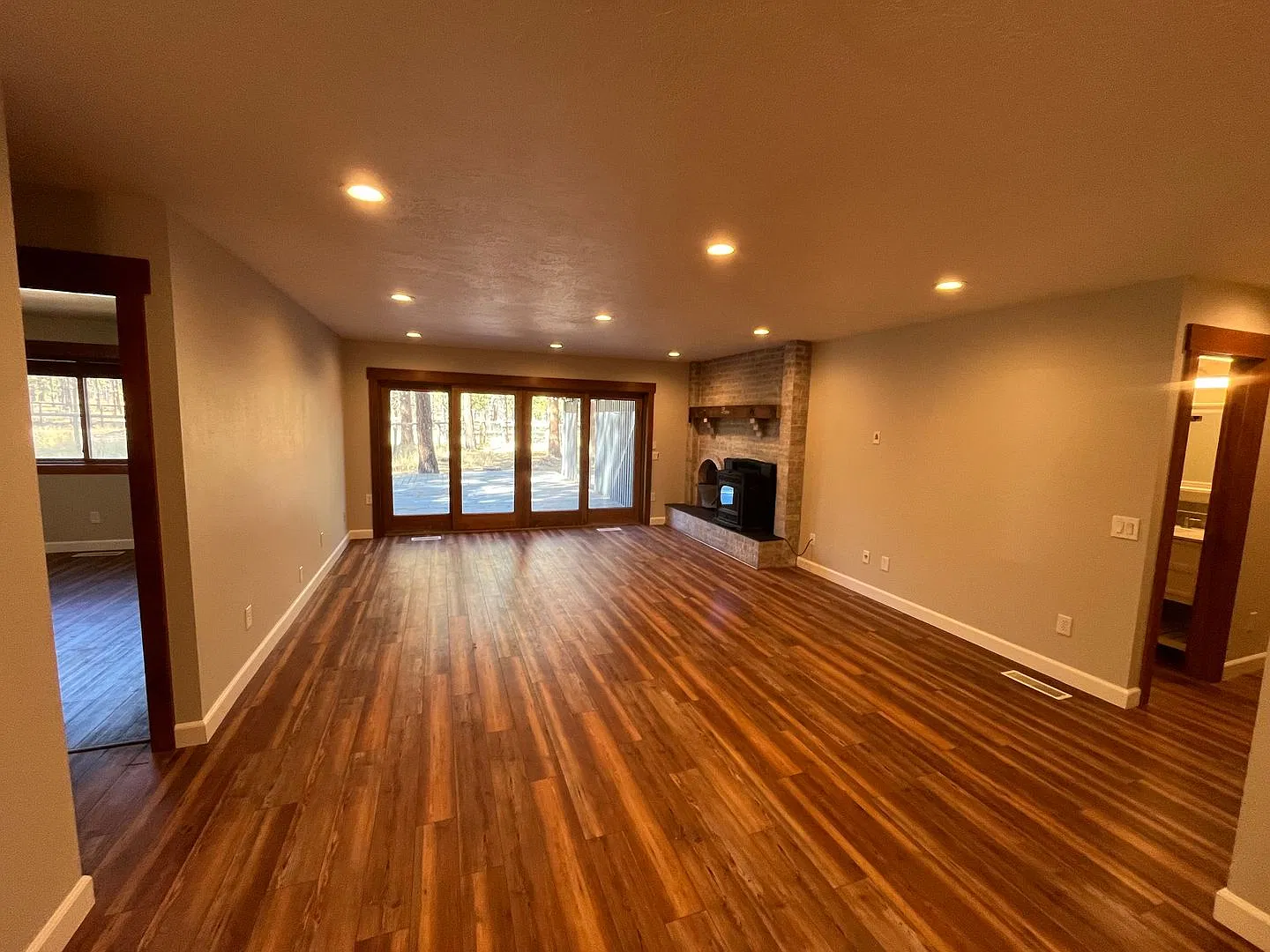 Spacious Beautiful 4-bed/3-bath on Full Acre lot in Crossroads! — Photo 3