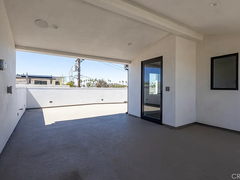 319 Jasmine Ave — Photo 15