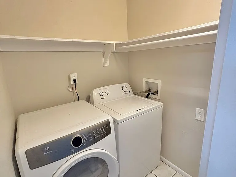 3556 Fairfax St — Photo 11