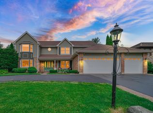 95 Briargate Rd, Cary, IL 60013