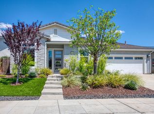 819 Pinnacle Dr W, Madera, CA 93636
