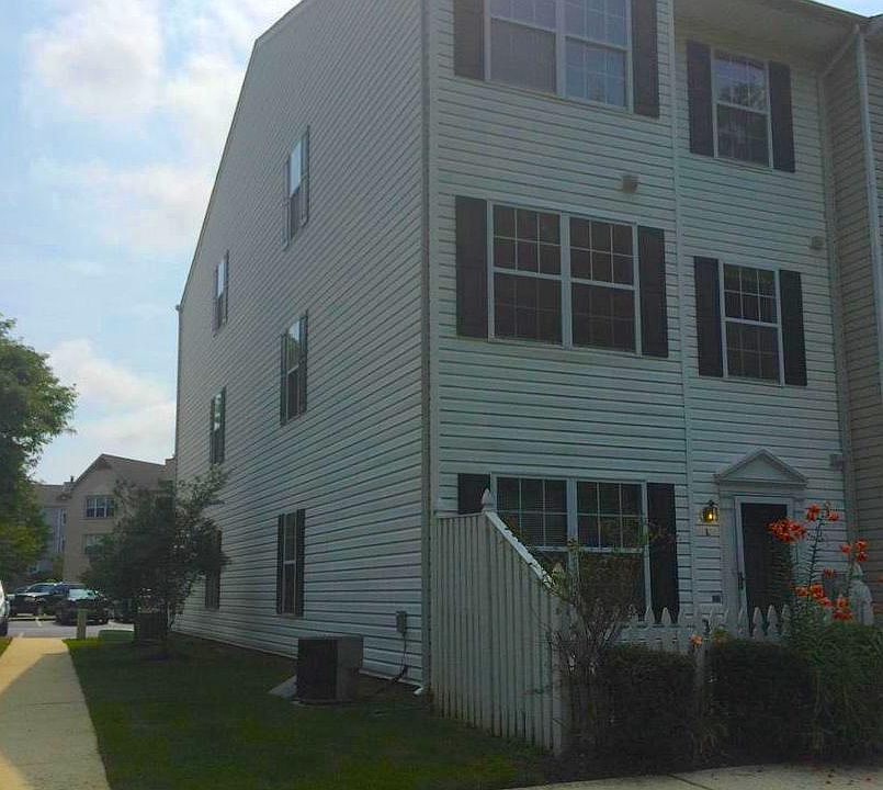1st image of 50 Hearthstone Ct APT L