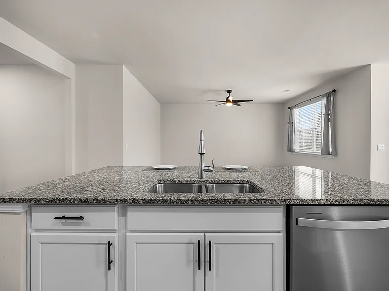 84 Woodford Reserve Dr — Photo 25