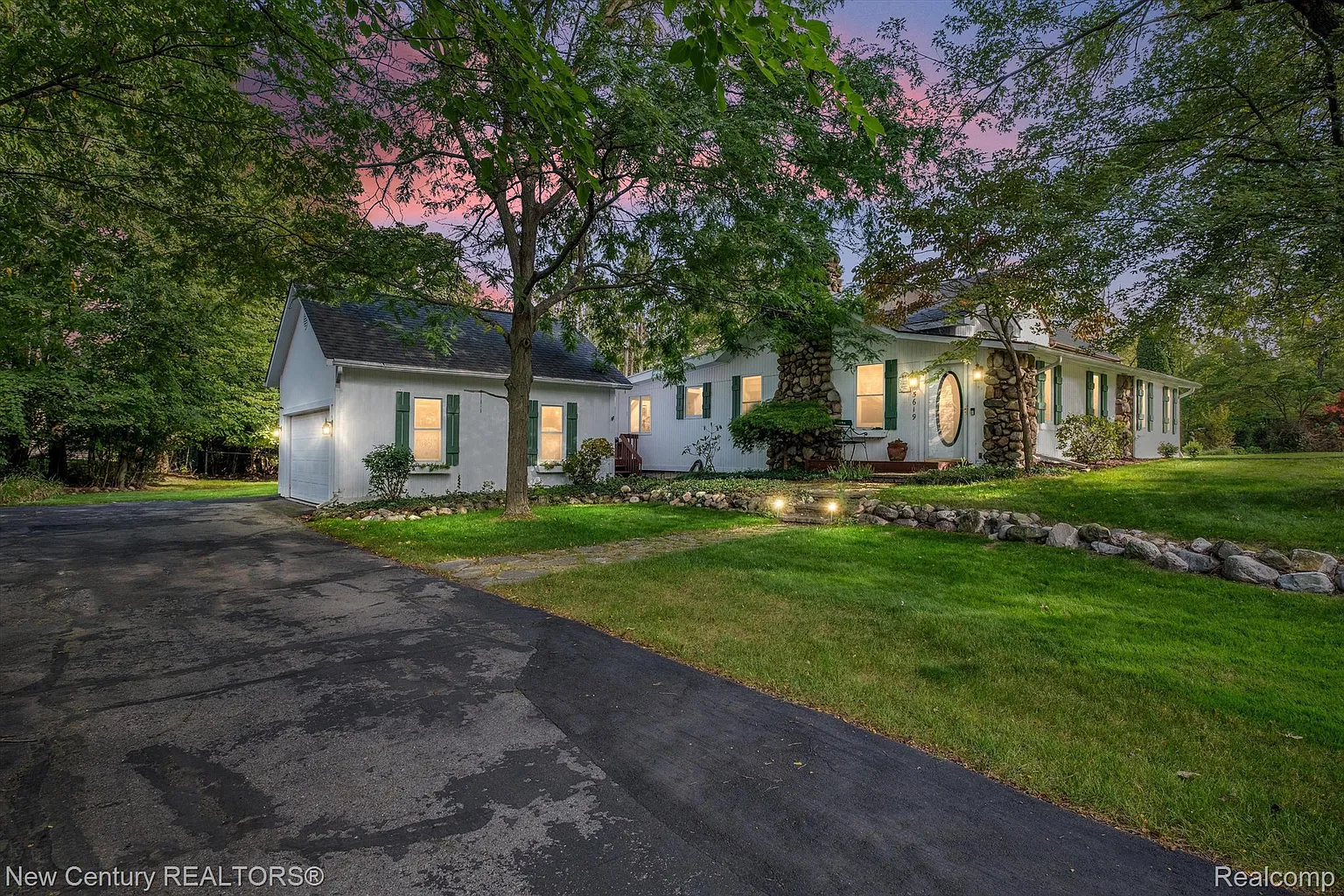 5619 Swan St photo 1