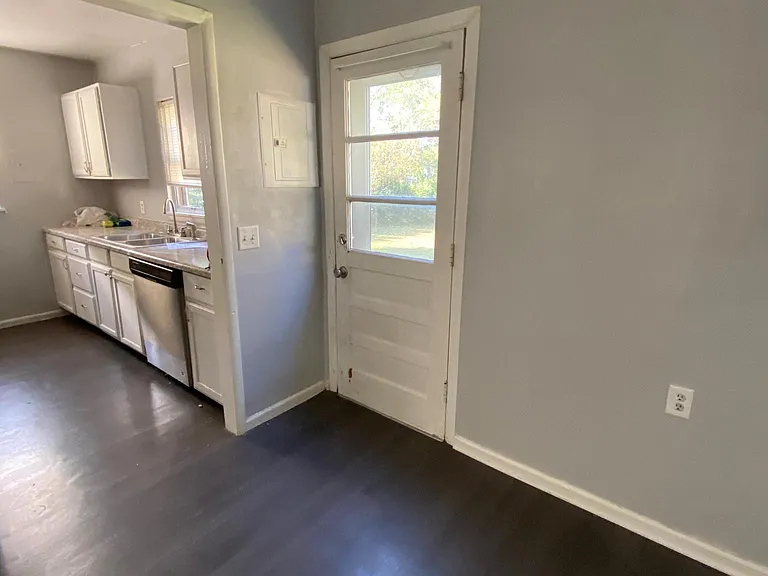 1430 E Denver Dr — Photo 10