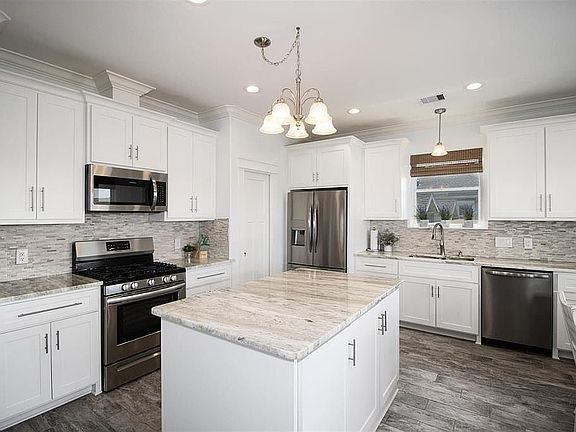 3rd image of 1169 Sailfish St
