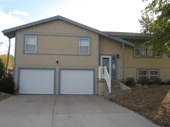 800 Meadowlark Ln, Beloit, KS 67420
