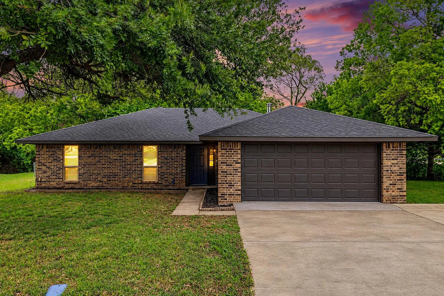 100 Pecan Cir — Photo 1