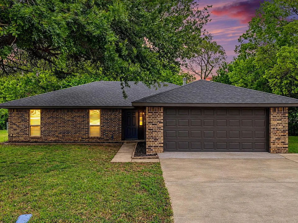 100 Pecan Cir
