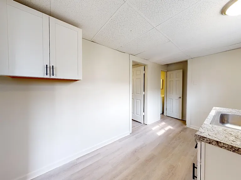 6904 Lorain Ave — Photo 14