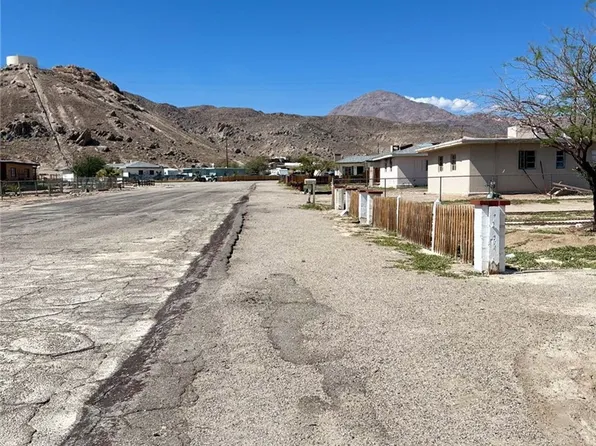 13776 Benton St, Trona, CA 93562