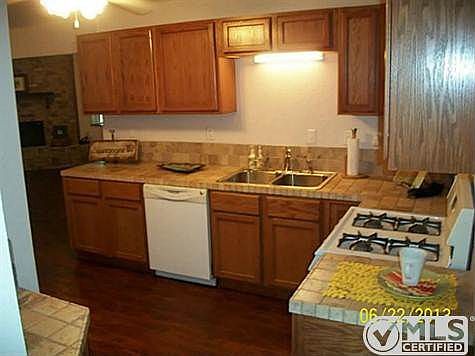 3rd image of 4212 Steven St
